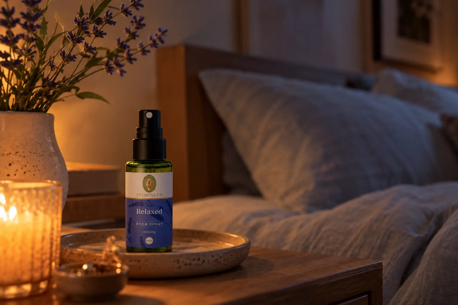 Brisa Relaxed de Primavera Life de 30 ml en un ambiente nocturno de descanso.